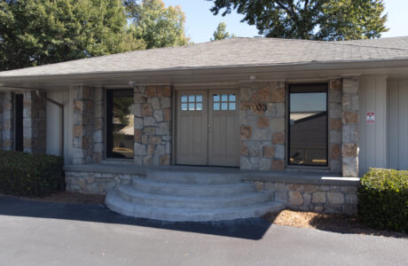 LEASE: 3,300 Sq Ft Free Standing